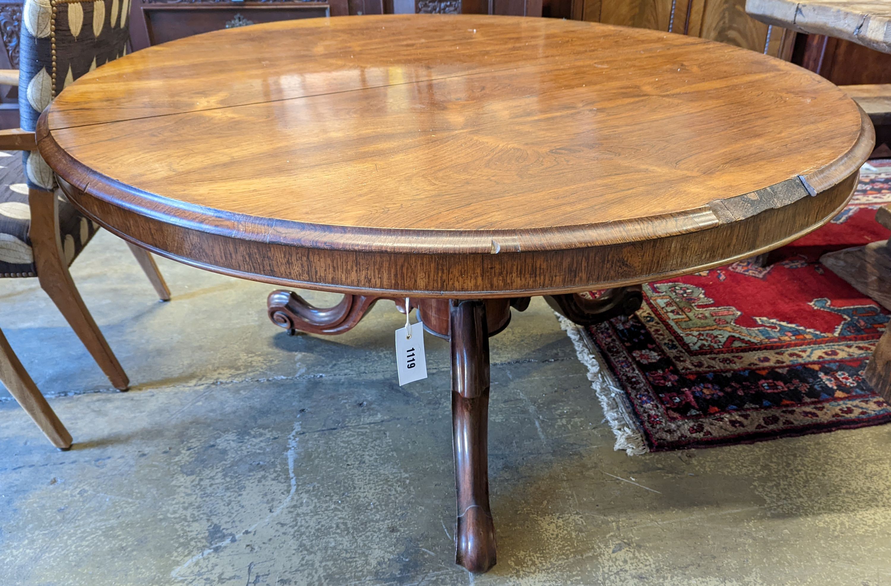 A Victorian circular rosewood breakfast table, diameter 132cm, height 69cm